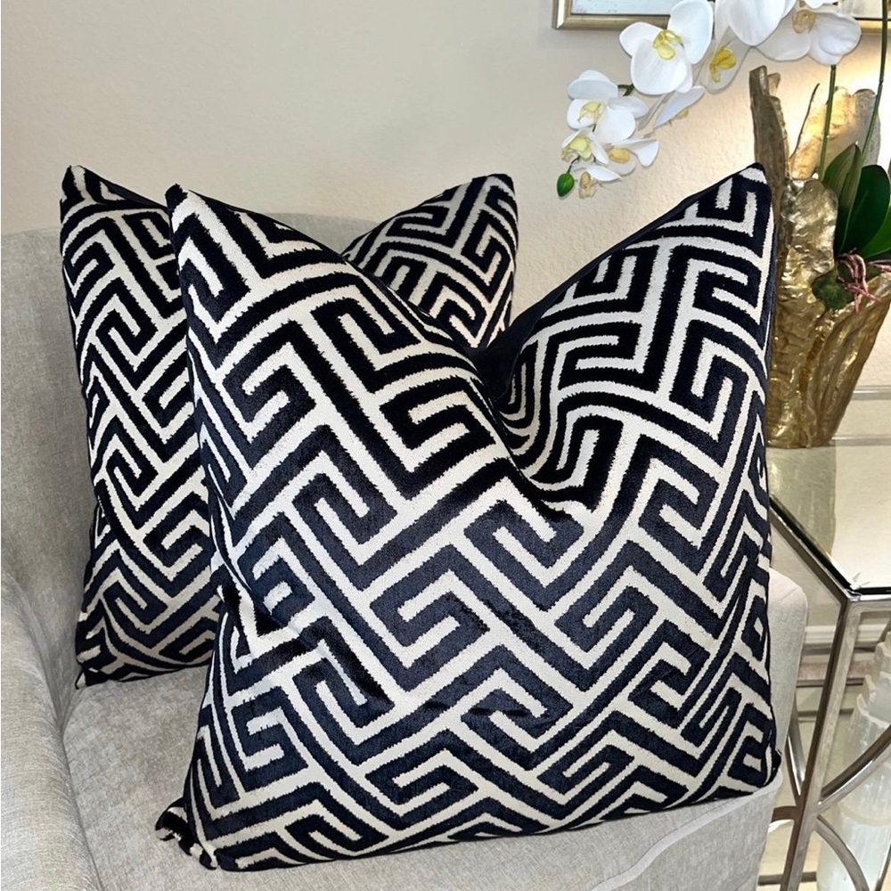 1-NWT CALDEIRA GREEK KEY DECORATIVE PILLOWS